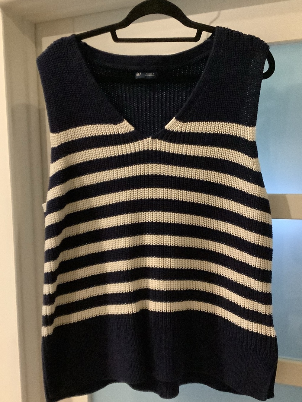 GAP 100 💯 % cotton Striped Navy and Cream V-Neck Sweater Vest